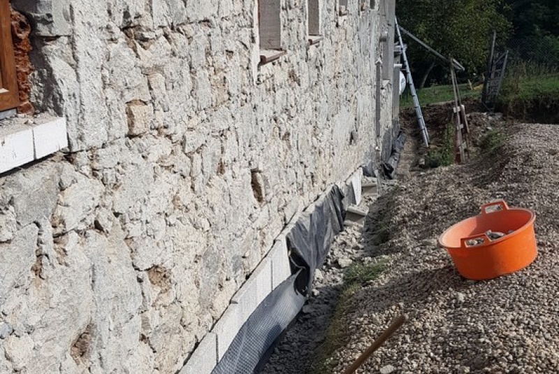  Kamenný dom - Brhlovce