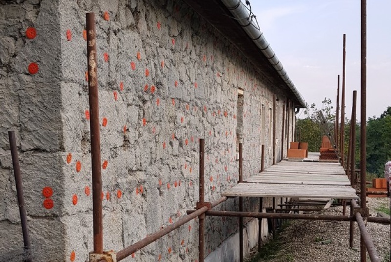  Kamenný dom - Brhlovce