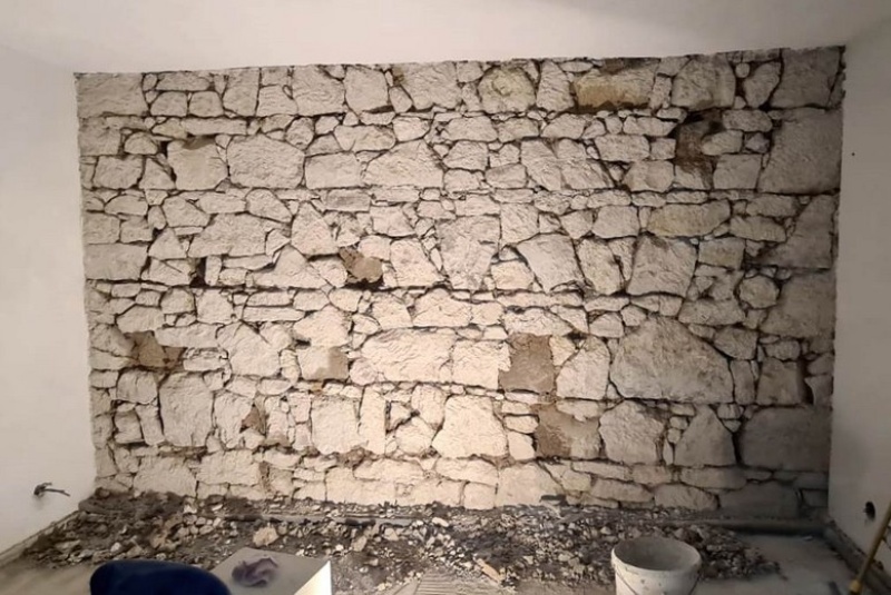  Kamenný dom - Brhlovce