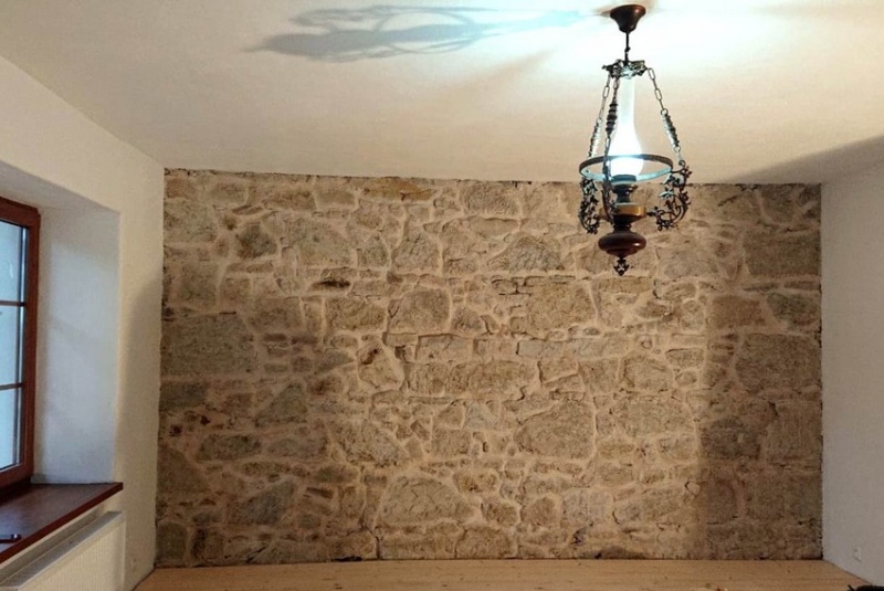  Kamenný dom - Brhlovce